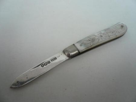 Sterling Silver & Mother of Pearl Folding Fruit Knife Hallmarked 1924 John Yeomans Cowlishaw REF:144D