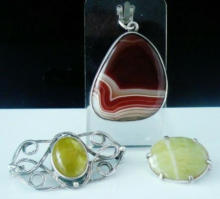 Scottish Sterling Silver Jewellery, Brooches & Pendant, Agate & Green Stoned, 20th Century